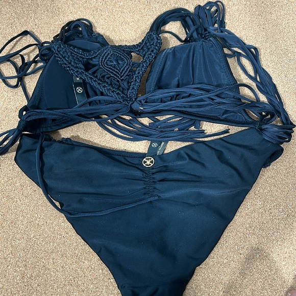 ViX Paula Hermanny MACRAMÉ FRINGE TIES BIKINI Set in Black small - Picture 14 of 16